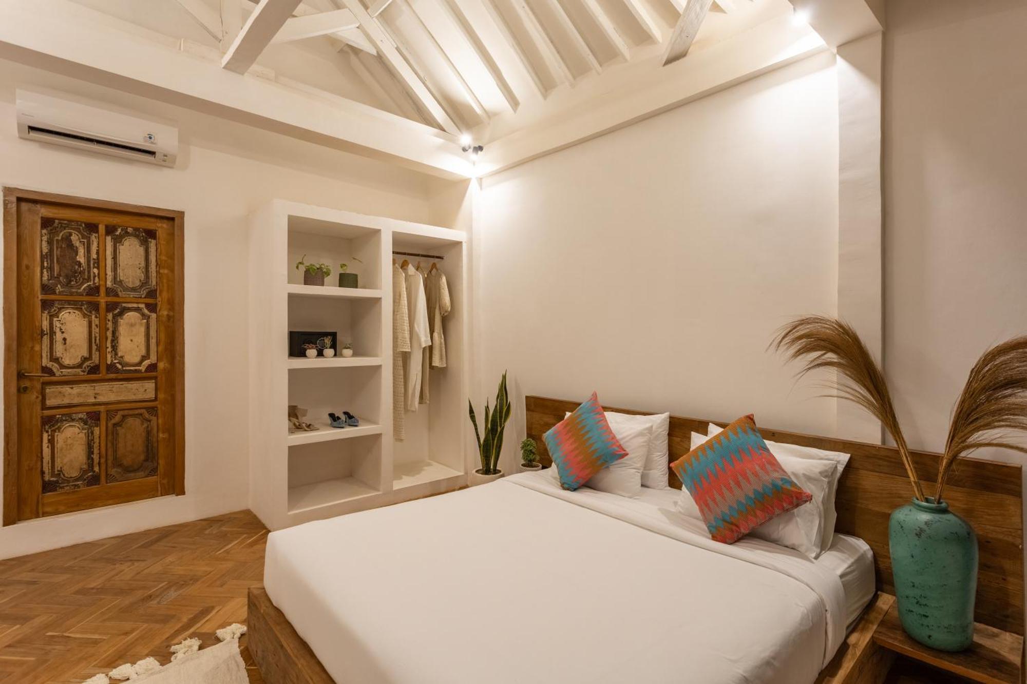 विला 2 Bdr Villa, Walking Distance To Beach. Seminyak (Bali)