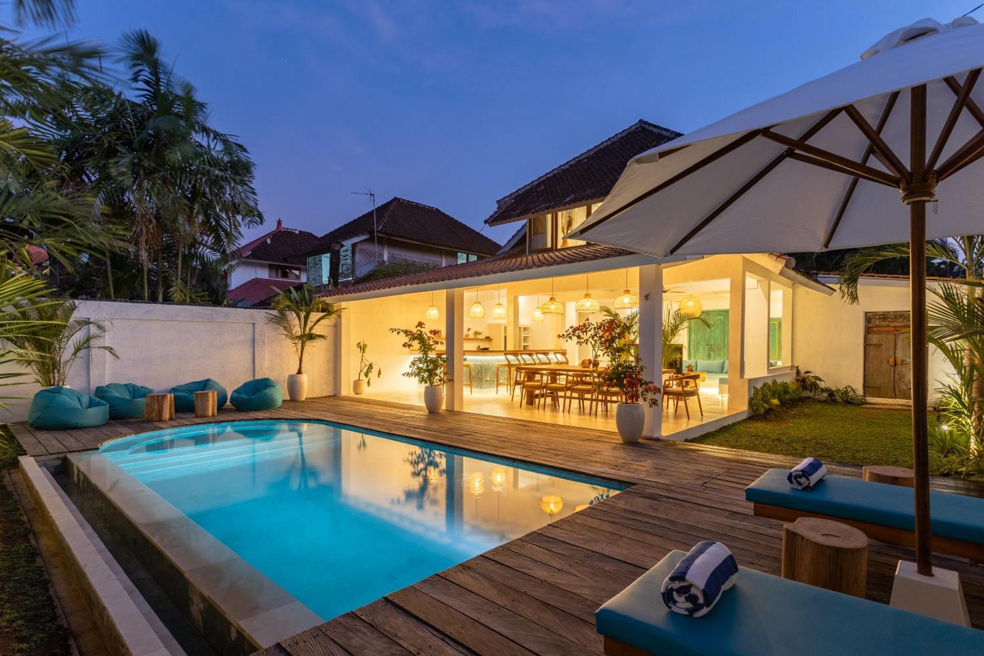 Villa 2 Bdr Villa, Walking Distance To Beach. Seminyak (Bali)