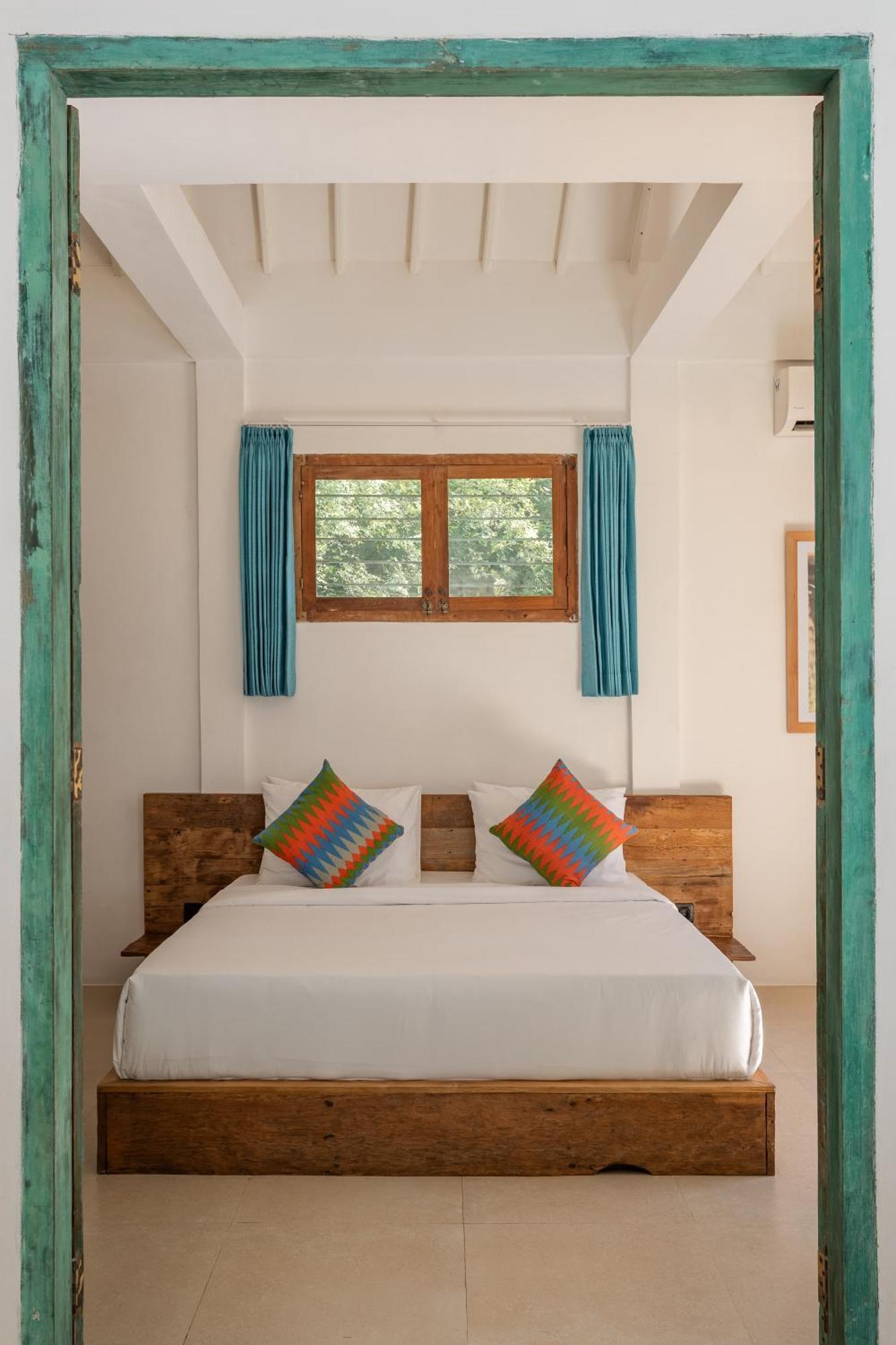 2 Bdr Villa, Walking Distance To Beach. Villa *