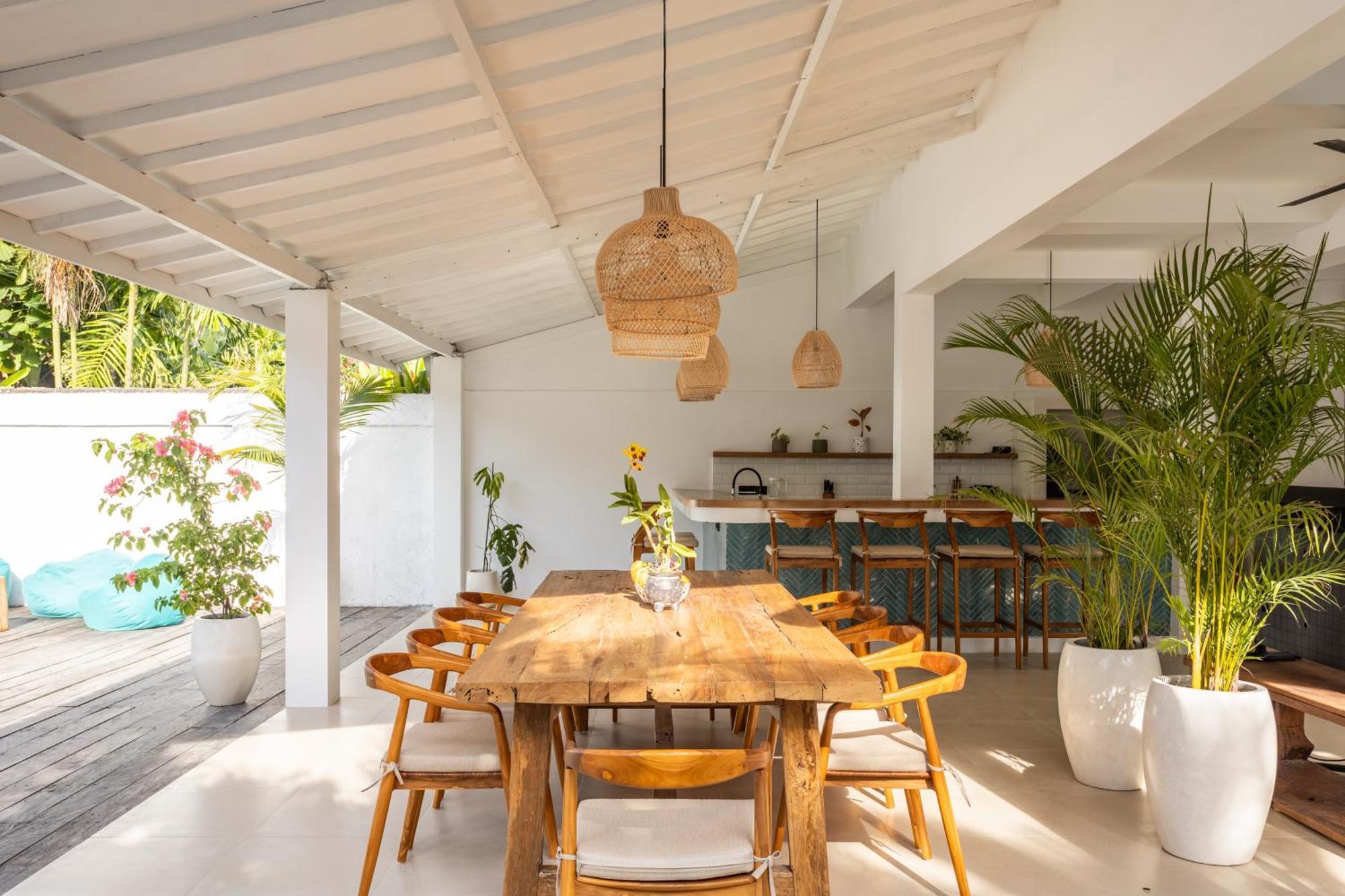 2 Bdr Villa, Walking Distance To Beach. Villa