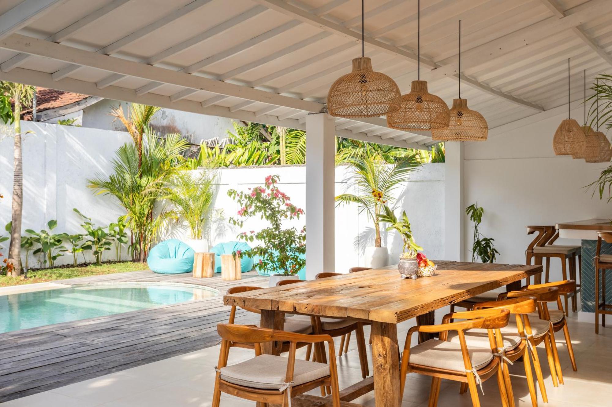 2 Bdr Villa, Walking Distance To Beach. Villa
